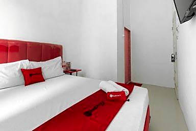 RedDoorz @ Jalan Dr Mansyur Medan 2