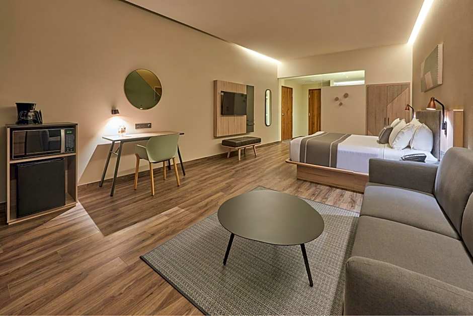 City Express Plus by Marriott San Luis Potosí