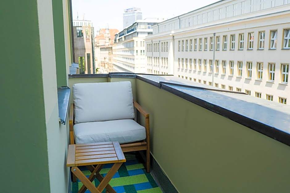 The Charming by Curt Suites