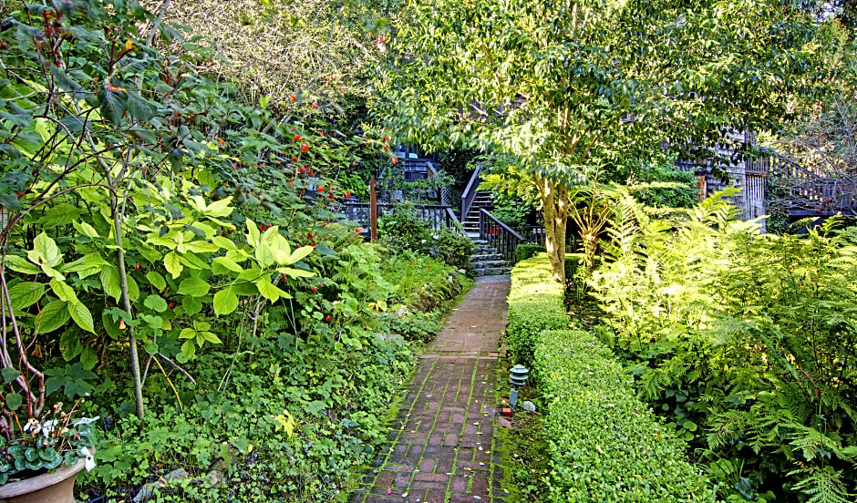 Babbling Brook Inn