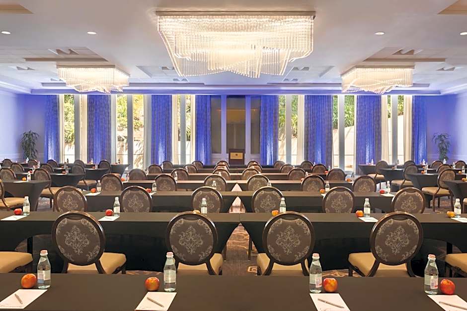 Claremont Resort & Club