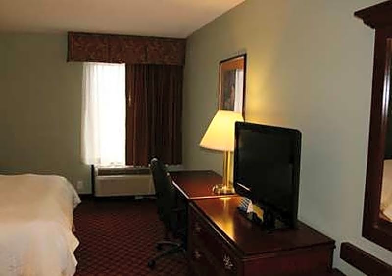 Hampton Inn - Hillsville