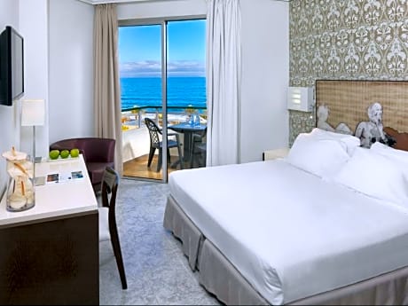 Double Room Sea View (2 adults + 1 child)