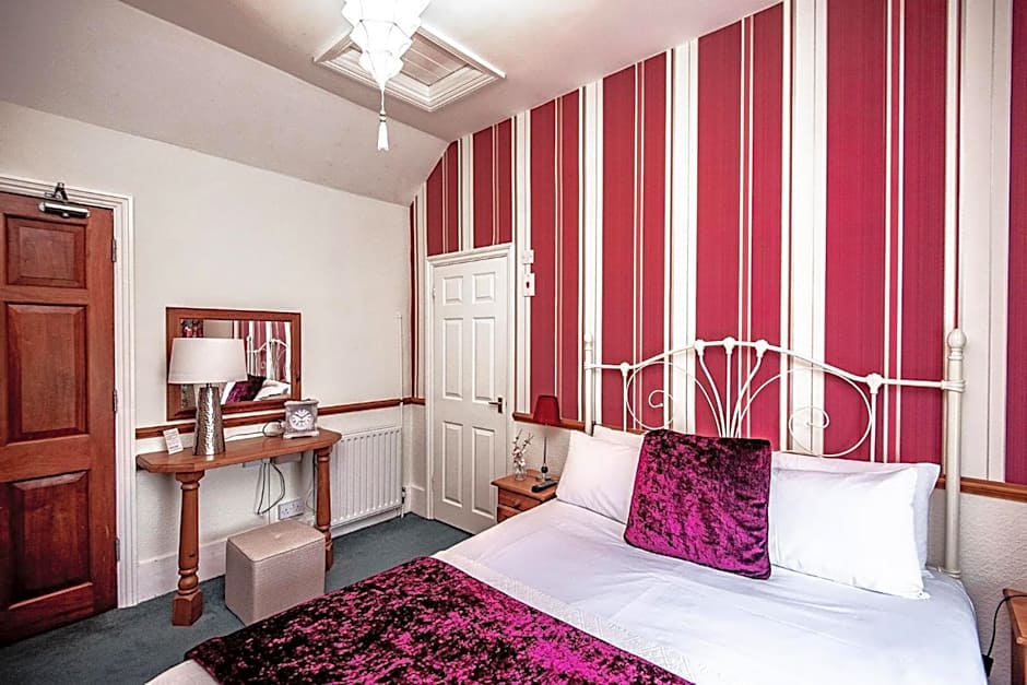 Trivelles Waterhall Country Gatwick Hotel & airport parking