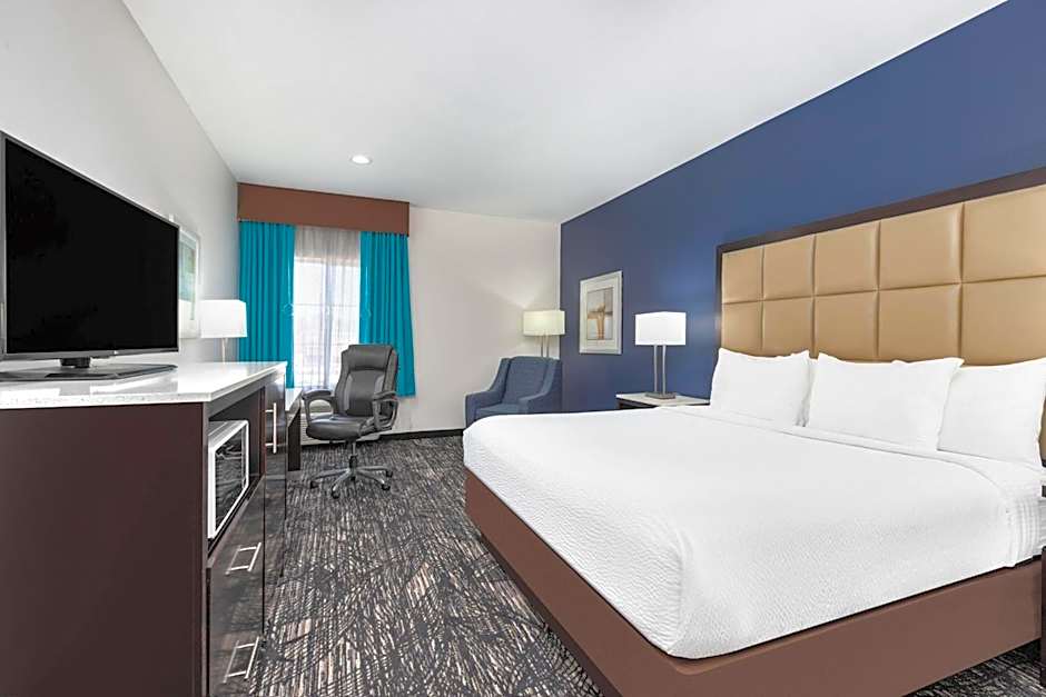 La Quinta Inn & Suites by Wyndham Paris