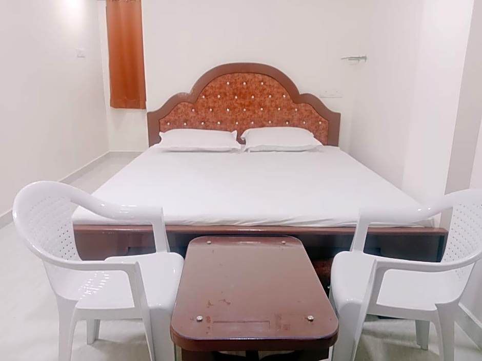 ETHIRAJ STAY INN GUESTHOUSE