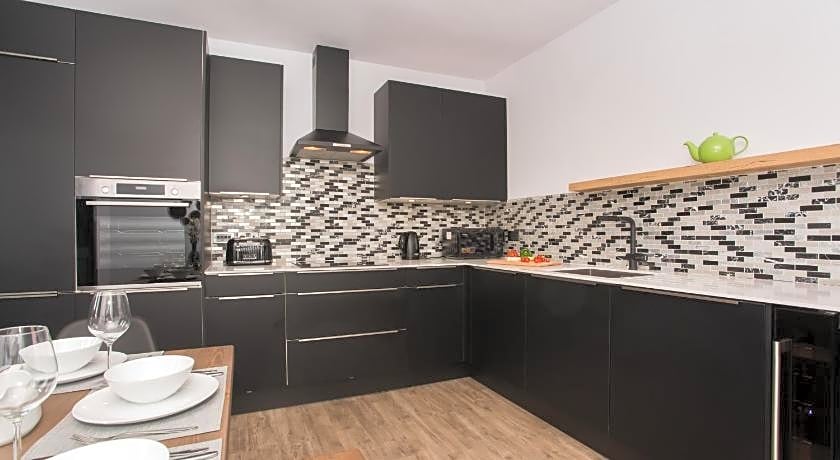 Locksbrook Lodge - Hot Tub - Spacious Outdoor Space