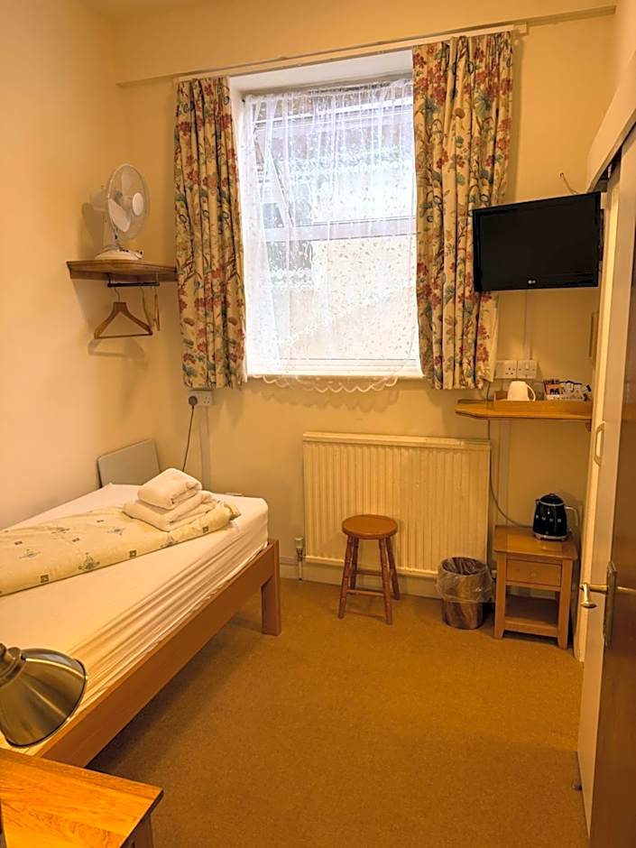 Oakwood Bed and Breakfast Heathrow