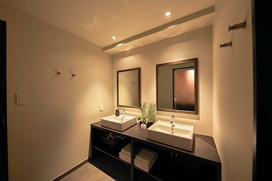 SAKE Kura Hotel 川崎宿