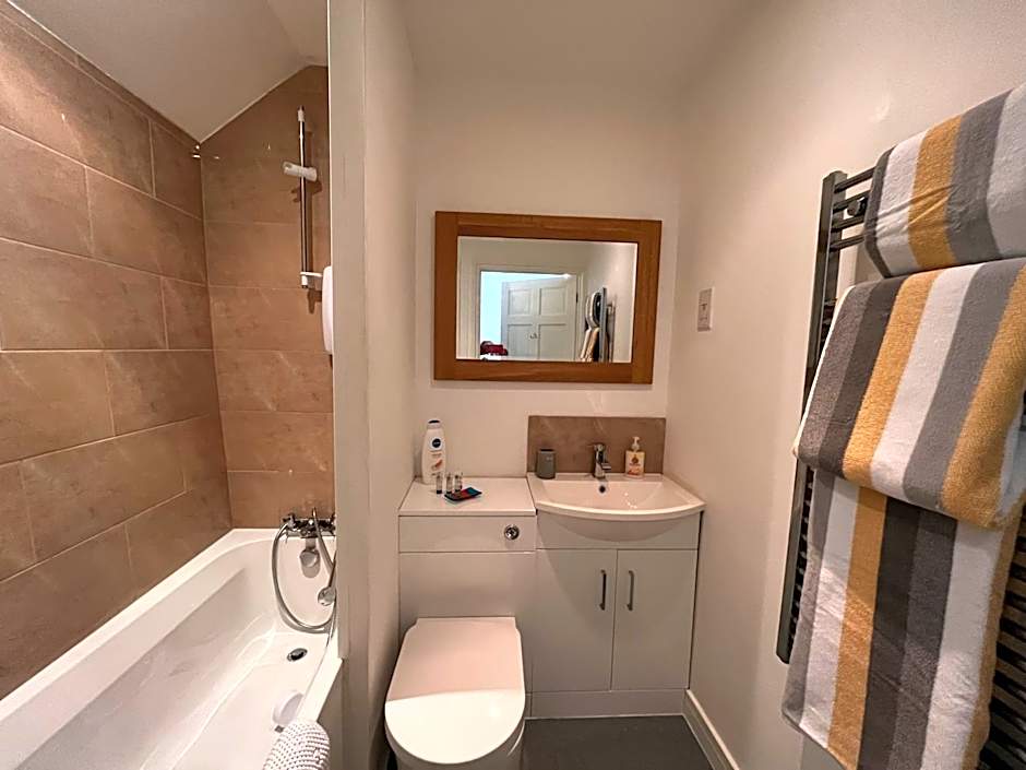 The Ship Inn - Self Catering Accommodation