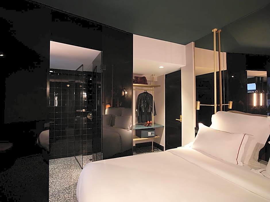  Skylark, Aluma Hotel & Resort