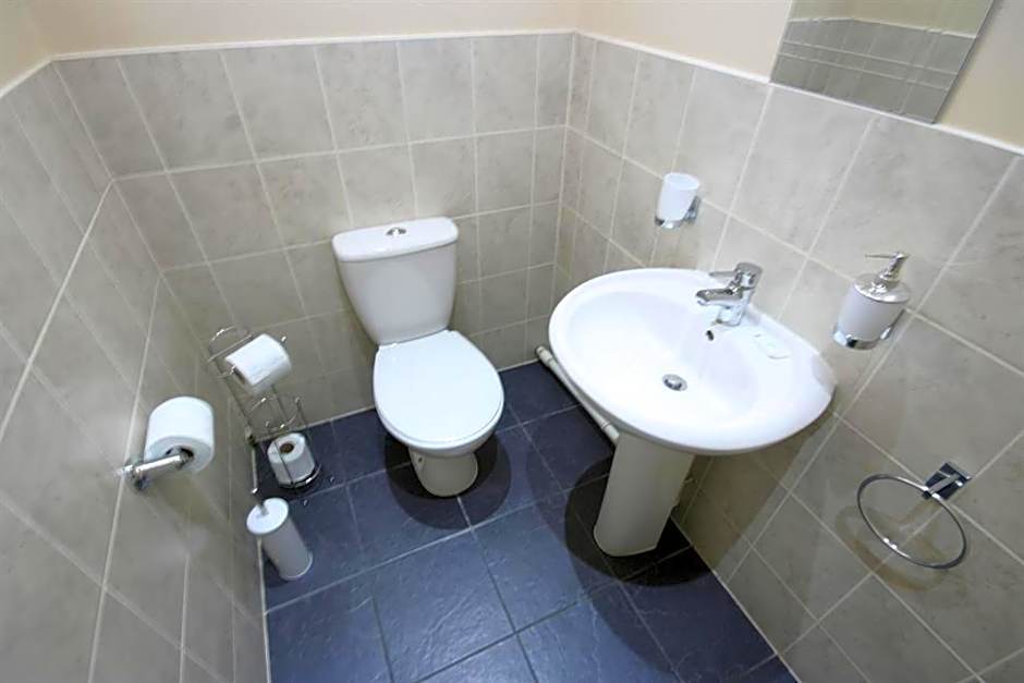 MARLEY MANSIONs APARTMENTS - KING ST REF : 10/3