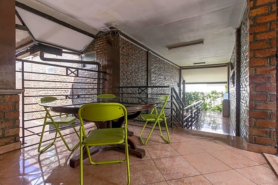 RedDoorz Plus Syariah @ Ampera Raya