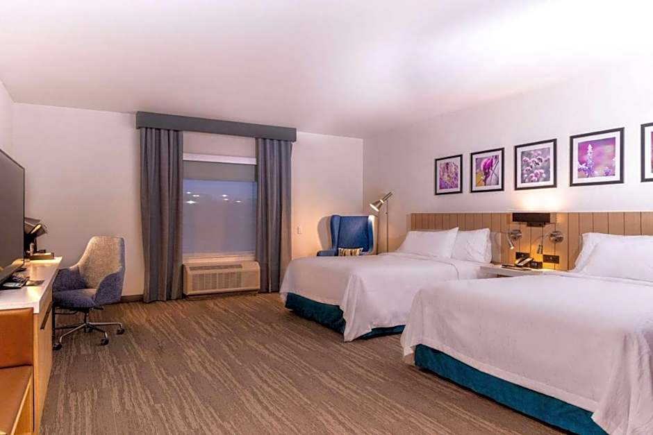 Photo 1 of 2 of Premium 2 Queen Beds