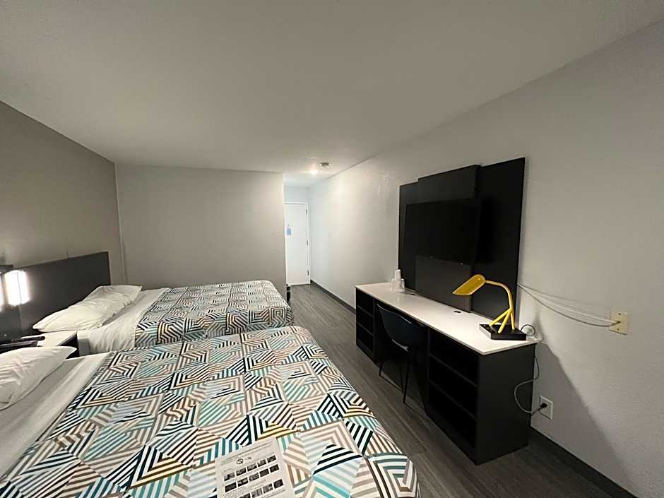 Motel 6-Altoona, IA - Des Moines East