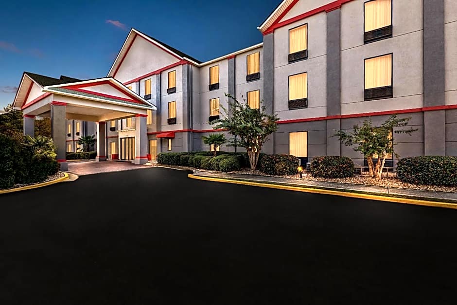 Red Roof PLUS+ & Suites Atlanta Airport South