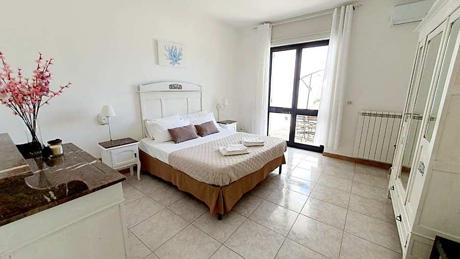 Foto 1 dari 11 — Double Room with Private External Bathroom
