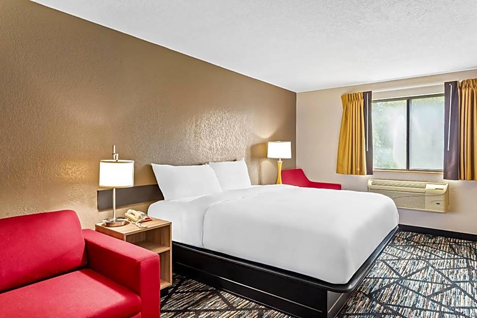 Quality Inn & Suites Howe - Sturgis