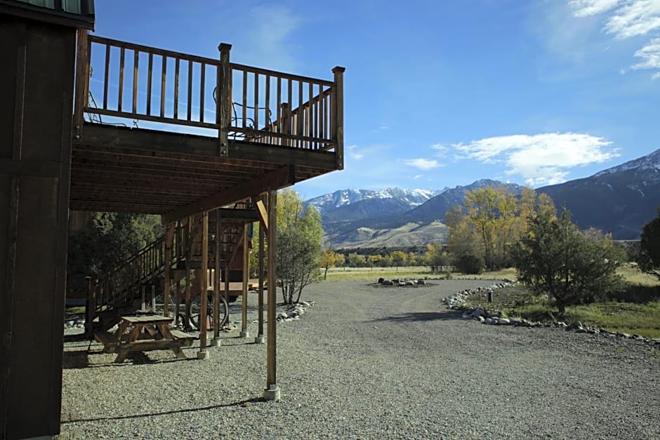 Montana Yellowstone River Retreat