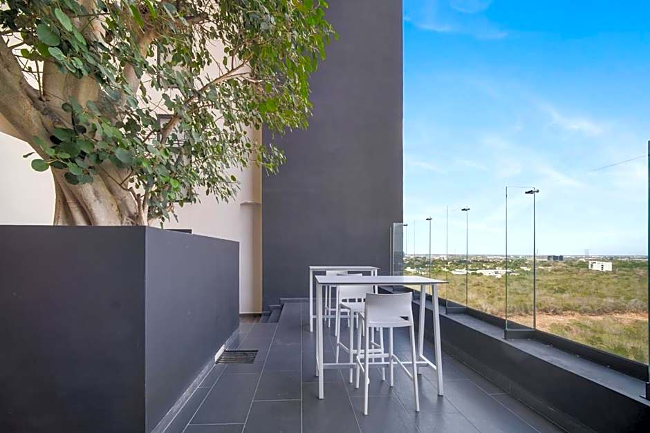 BALTIA Luxurious One Bedroom Ap