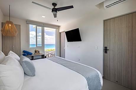Deluxe Double Room with Balcony and Sea View