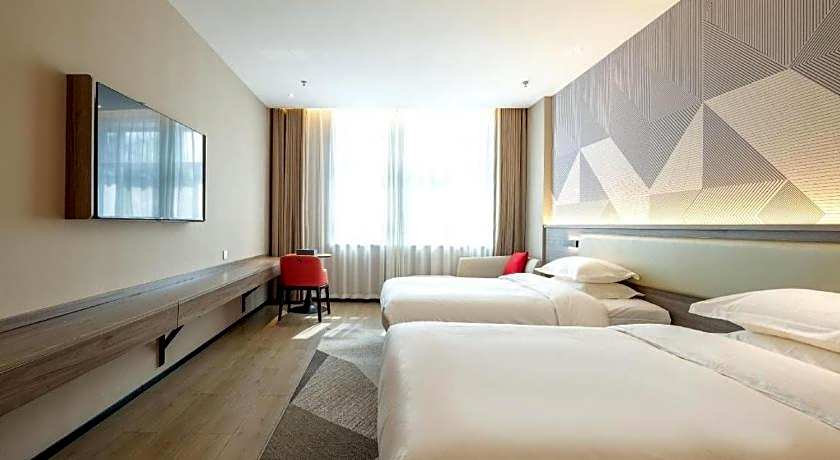 Borrman Hotel Korla Peacock River