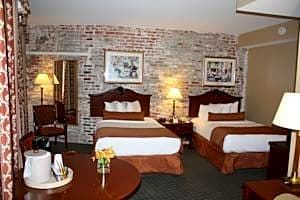 Best Western Plus St. Christopher Hotel