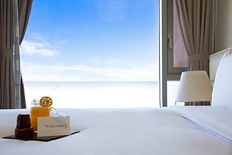 [Oasis] Bay Suite + Private Pool & Cabana for 3 Hours