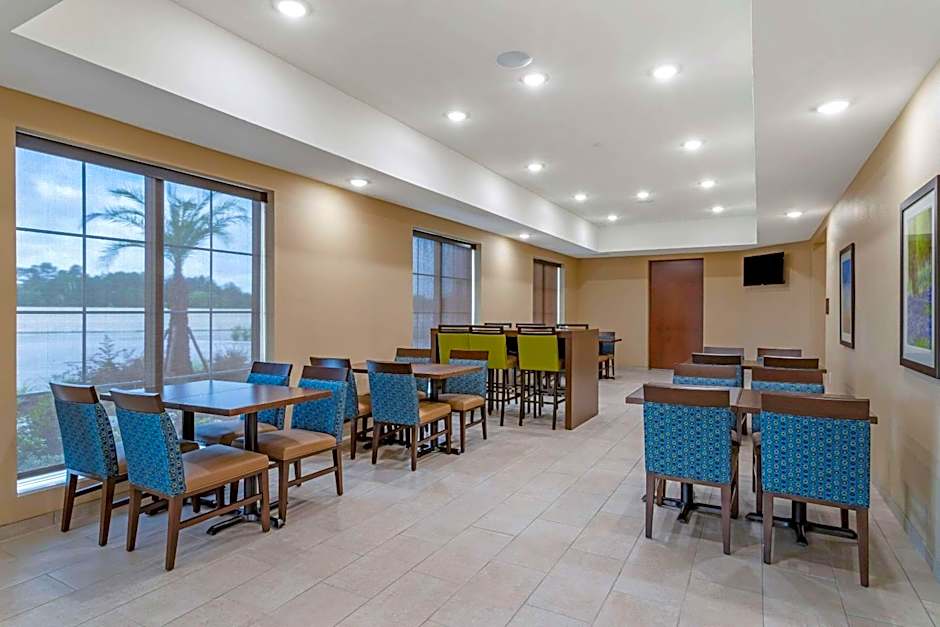 Comfort Inn & Suites