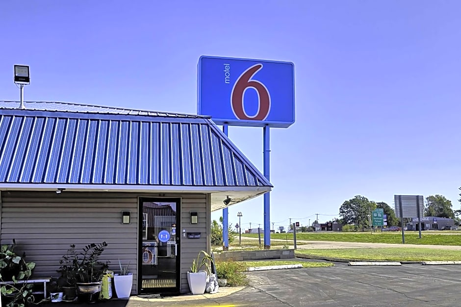Motel 6-Sullivan, MO