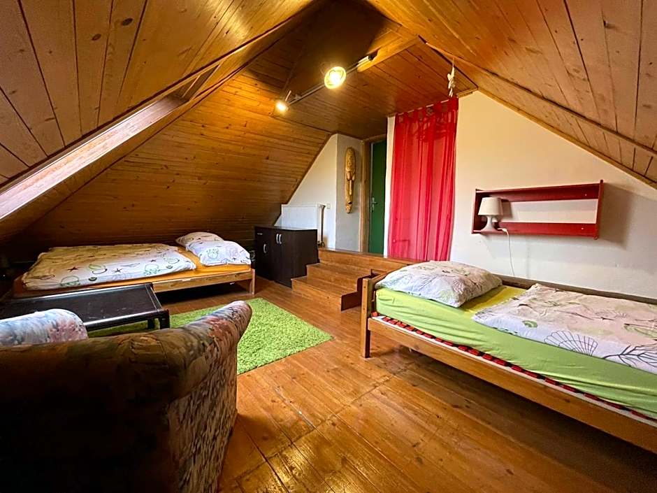 Keramický a výtvarný ateliér Konešín