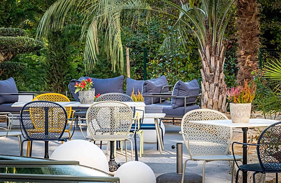 GOLDEN TULIP LYON OUEST TECHLID Hotel & Spa