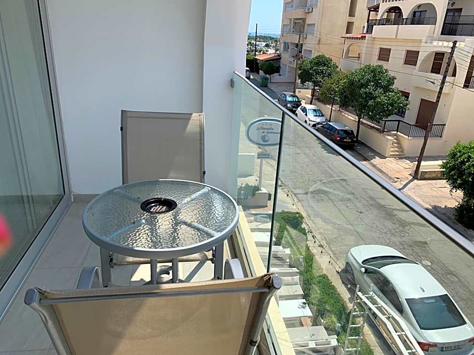 La Veranda Hotel