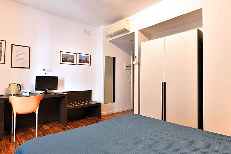 Donna Eleonora Residence