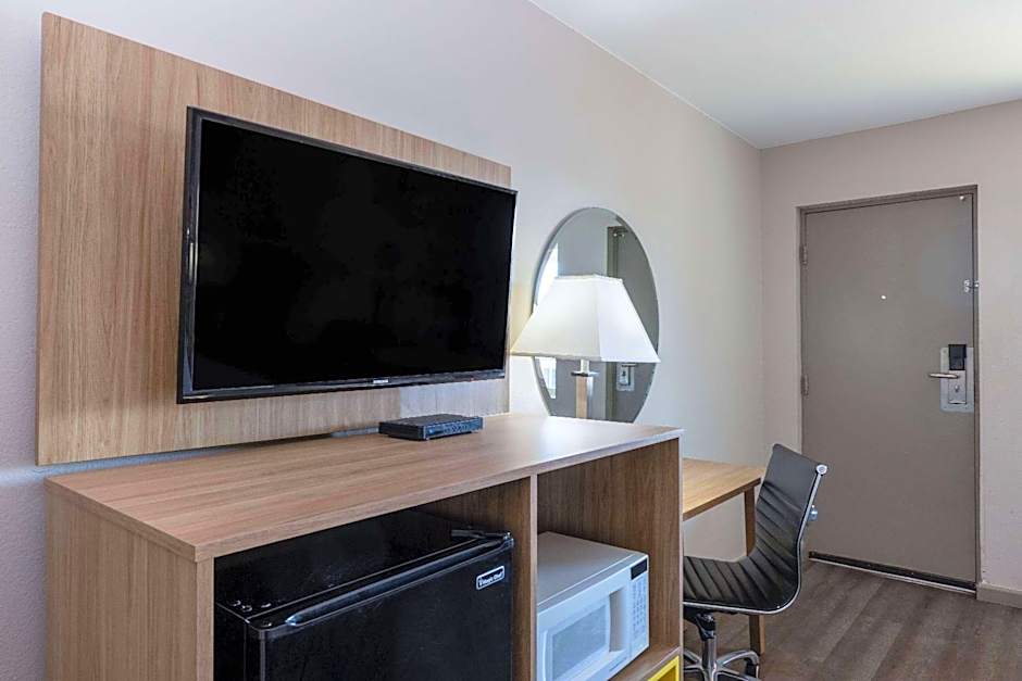 Days Inn by Wyndham Roswell