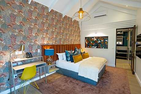 Suite with Garden View