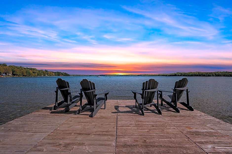 Grotto Escape Unwind at Cameron Lakehouse