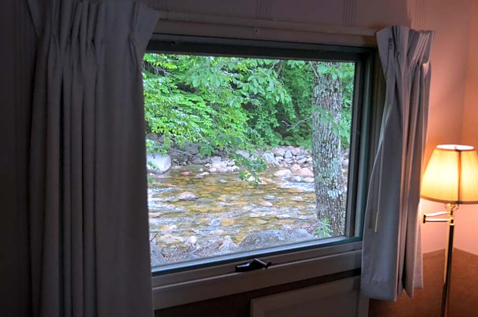 Mount Coolidge Motel