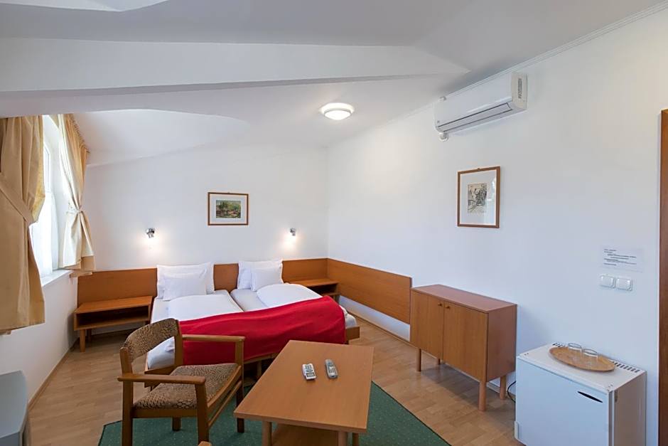 Hello Balcsi Apartmanház