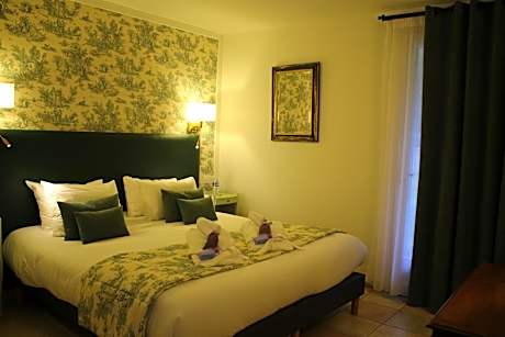 Double Room on the Ground Floor - View of the Garden