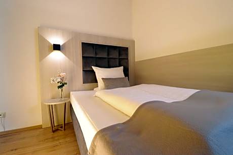 Queen Room with Balcony