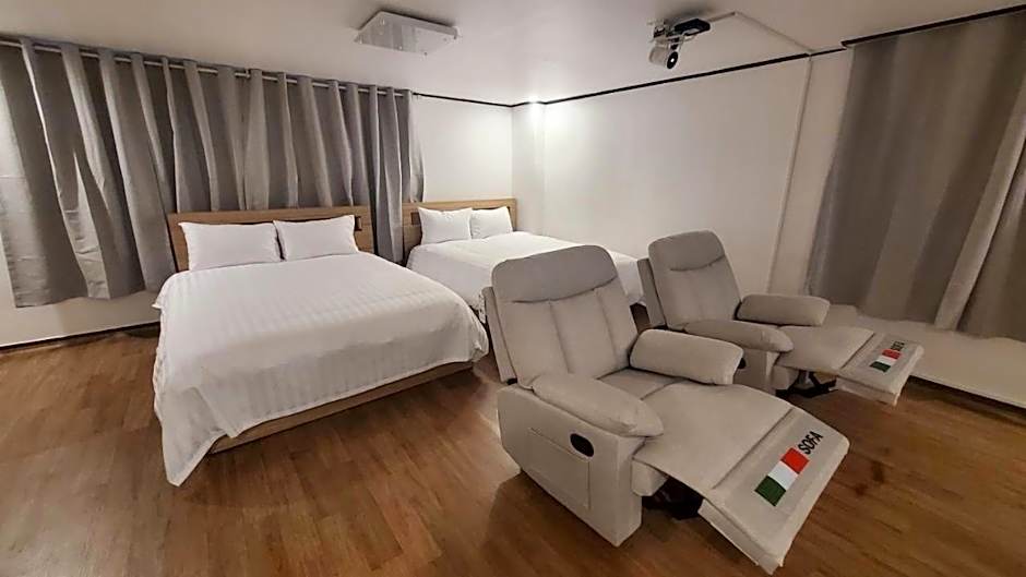 The Oakra Hotel