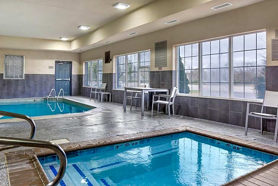 Country Inn & Suites by Radisson, Georgetown, KY