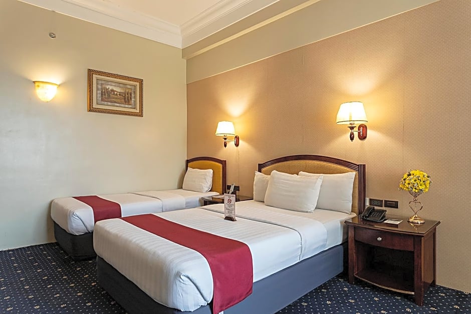 Sarrosa International Hotel And Residential Suites