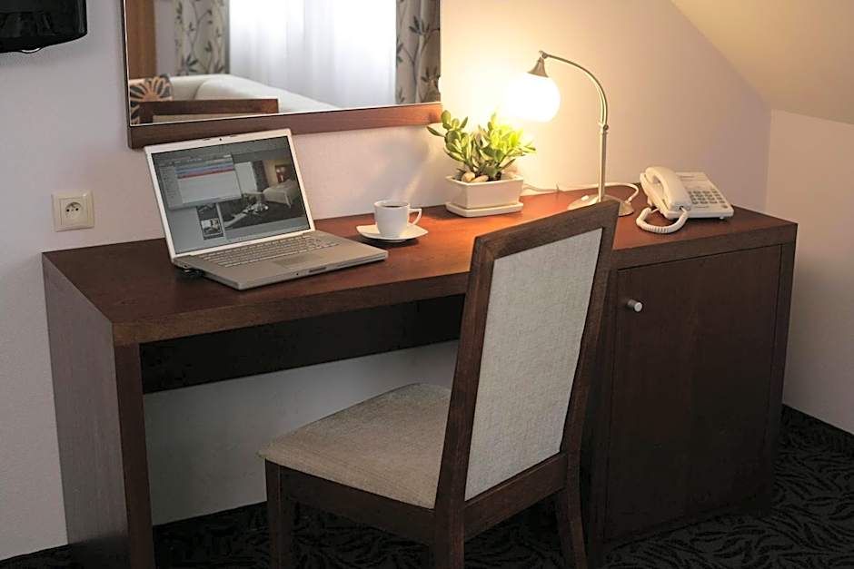 Hotel Azyl