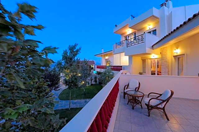 Rafkos Mansion with Private Pool and Amazing View