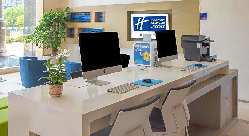 Holiday Inn Express Luoyang City Center By IHG