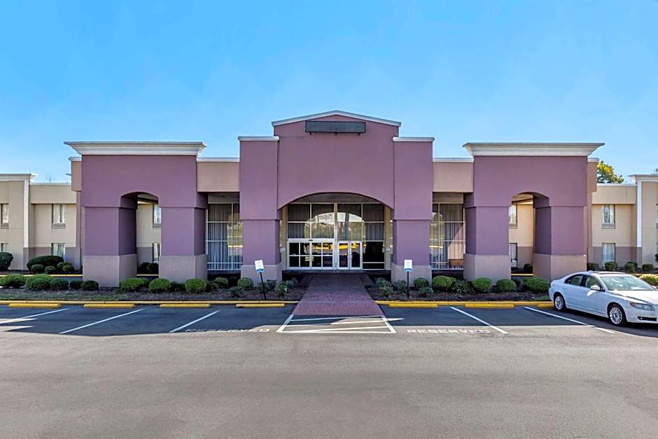 Quality Inn & Suites - Greensboro-High Point