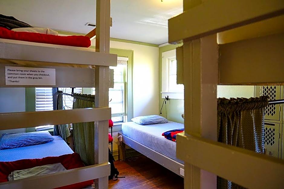 Bon Paul & Sharky's Hostel