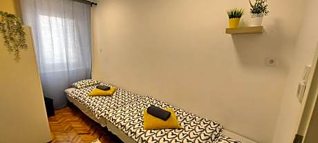 8 Bedroom Apartment